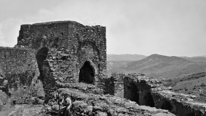 Castellar, uno de los castillos (husun) pertenecientes a la cora de Algeciras tomada en el año 1870